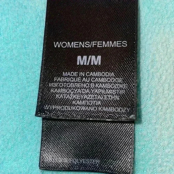 Woman’s Northface Jacket - Picture 5 of 5